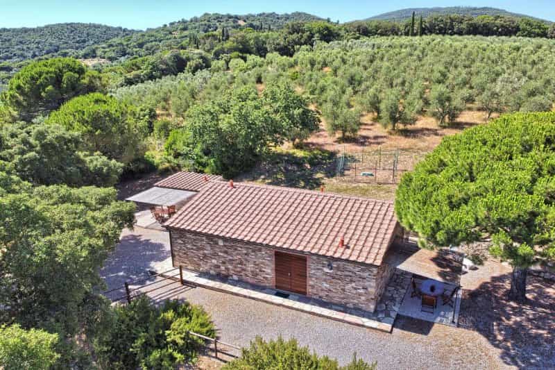 بيت في Suvereto, Tuscany 12088314