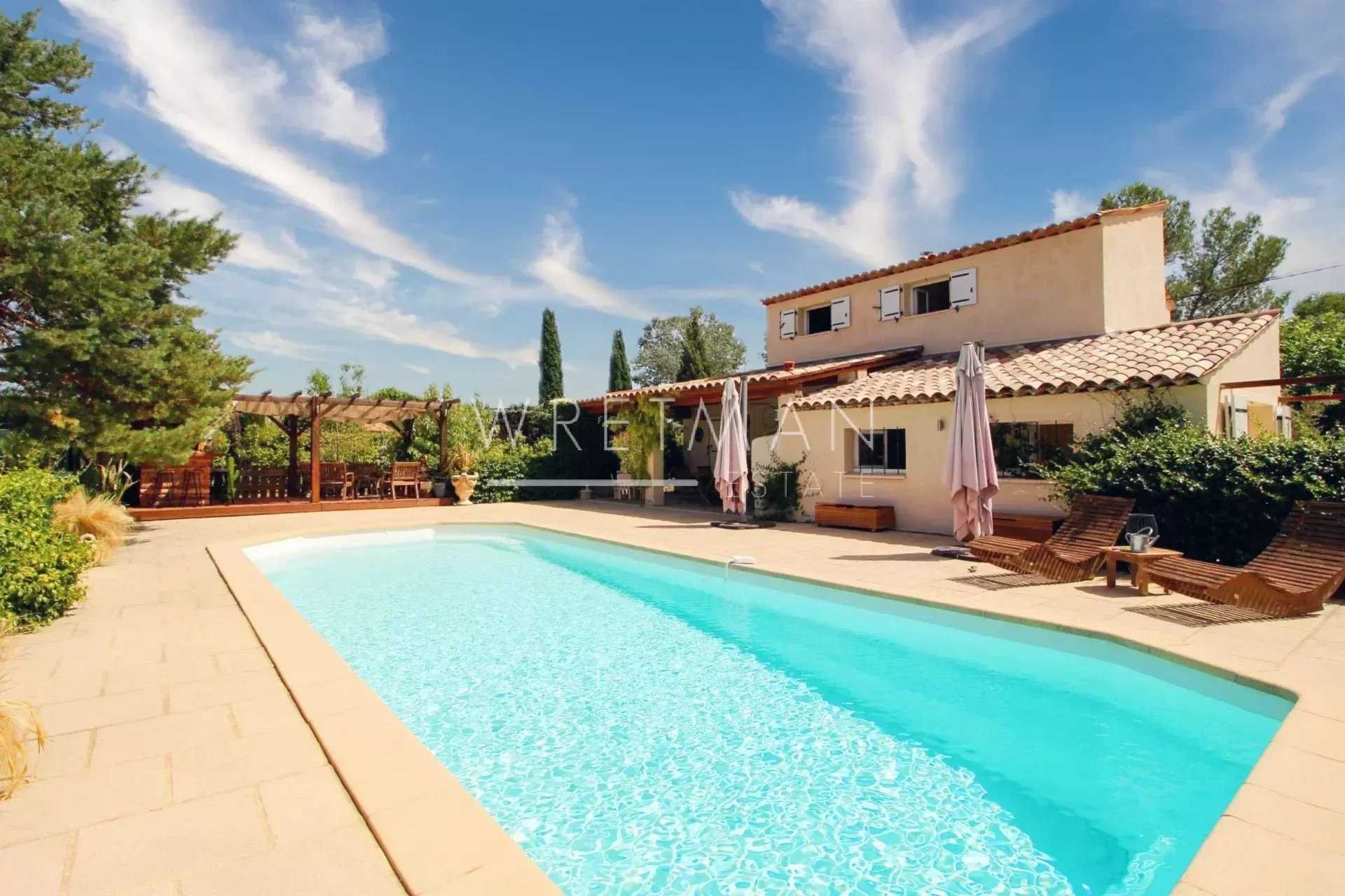 Hus i Callian, Provence-Alpes-Cote d'Azur 12088362