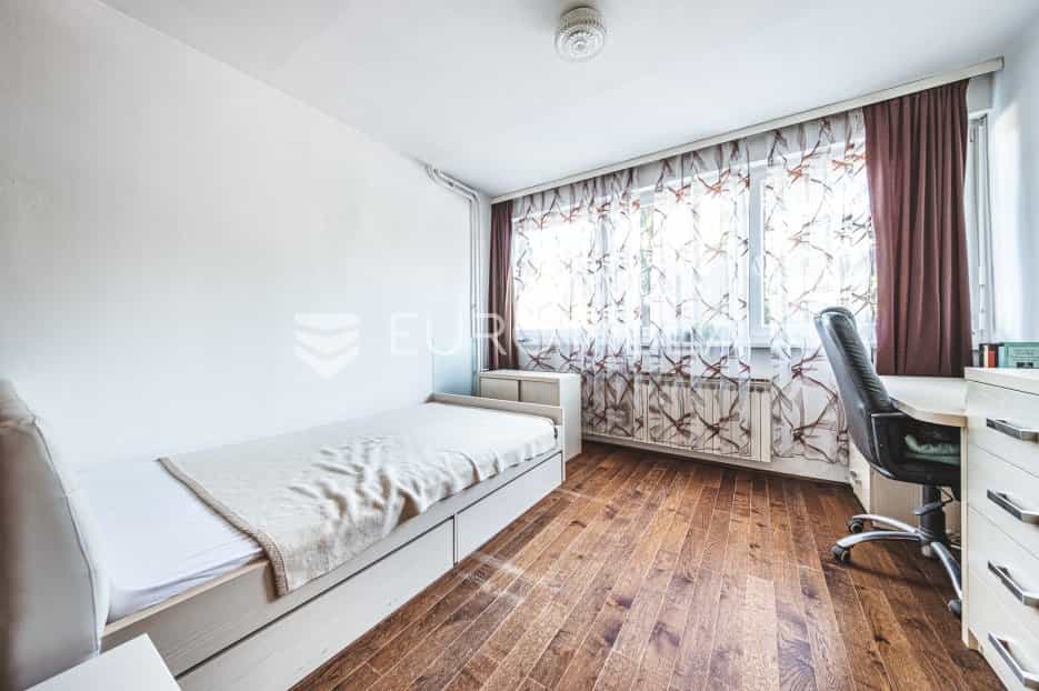 公寓 在 Zagreb,  12088587