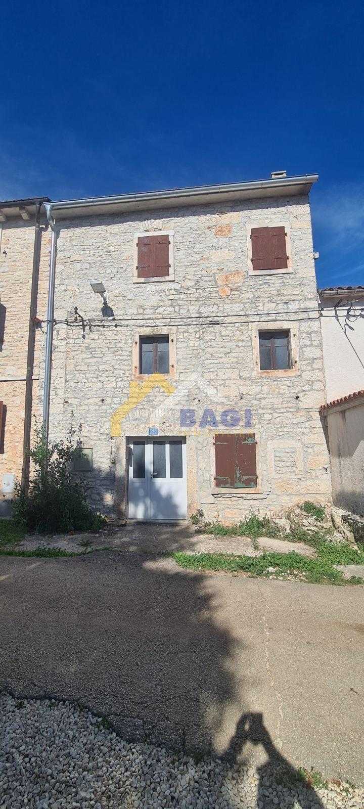 House in Kanfanar, Istarska Zupanija 12088873