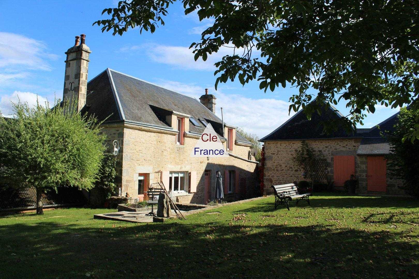 House in Fye, Pays de la Loire 12089718
