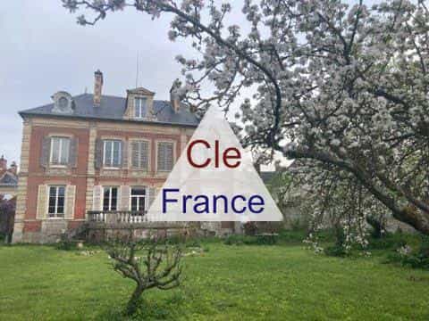 жилой дом в Cires-lès-Mello, Hauts-de-France 12089723