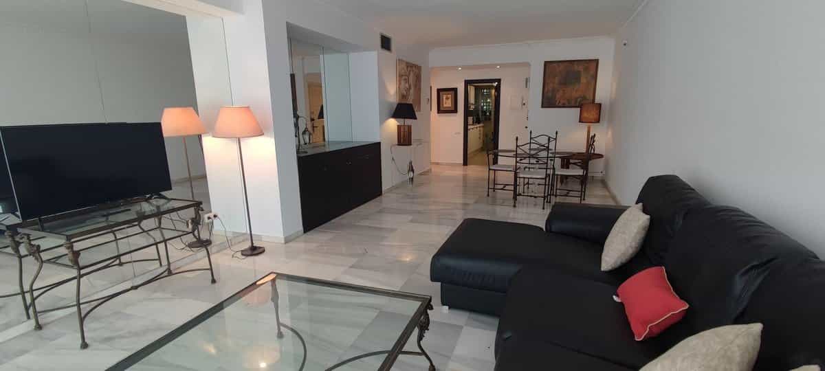 Condominium in El Angel, Andalusia 12089942
