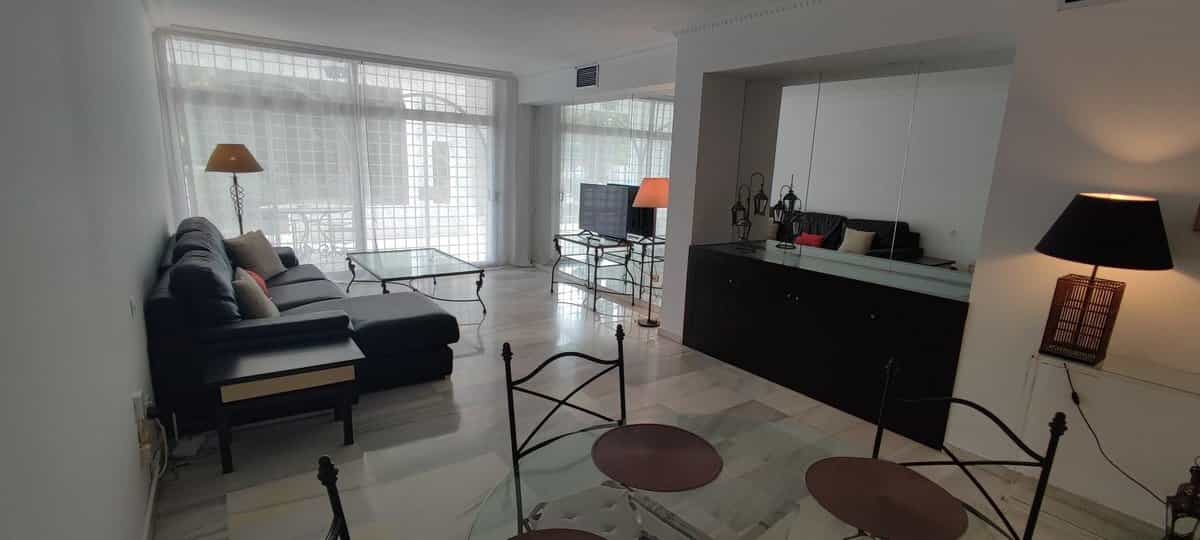 Condominium in , Andalusia 12089942
