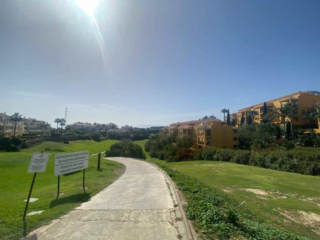 Condominium in Mijas, Andalucía 12090423