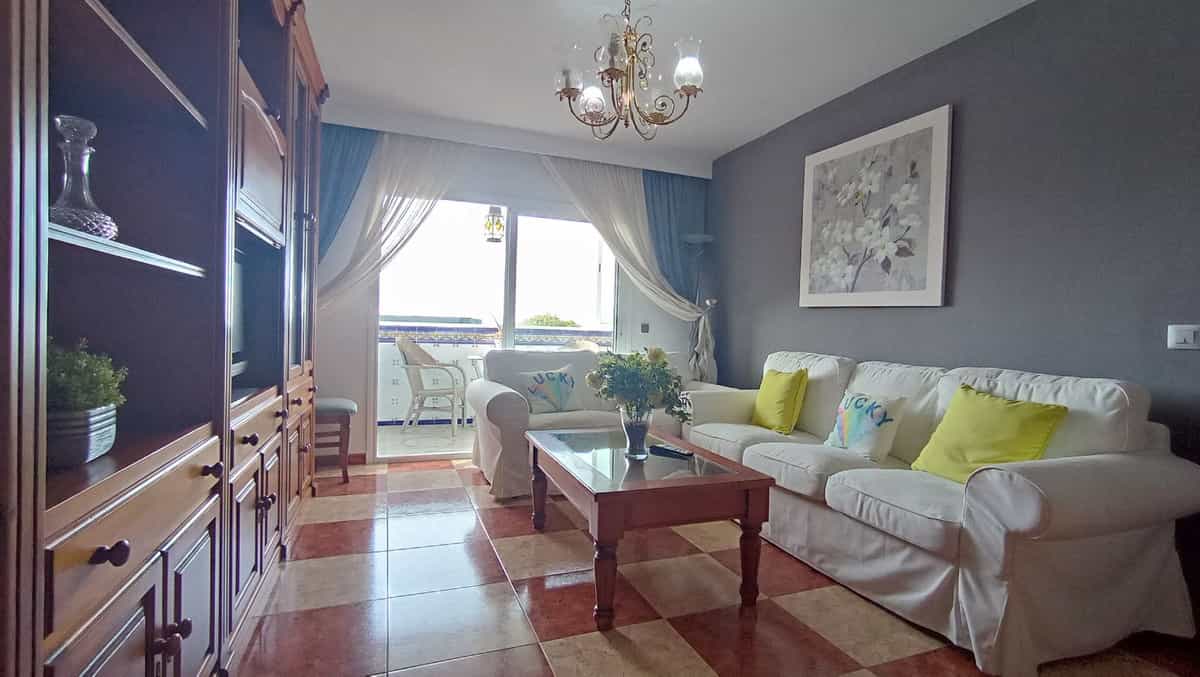 Condominium in Marbella, Andalusië 12090585