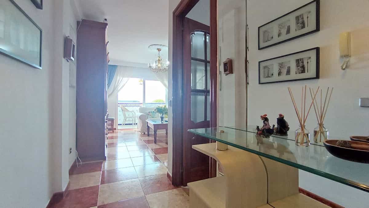 Condominium in Marbella, Andalusië 12090585