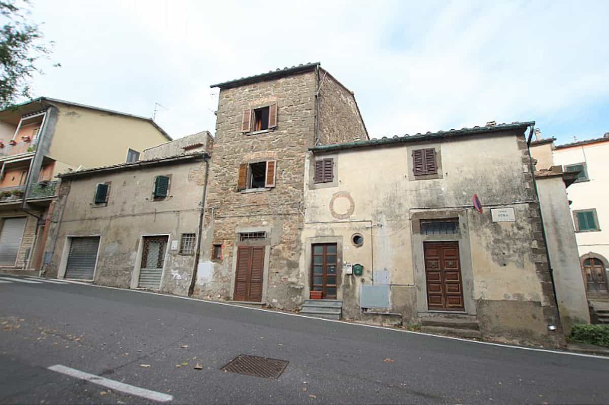 rumah dalam Montecatini Val di Cecina, Tuscany 12091091