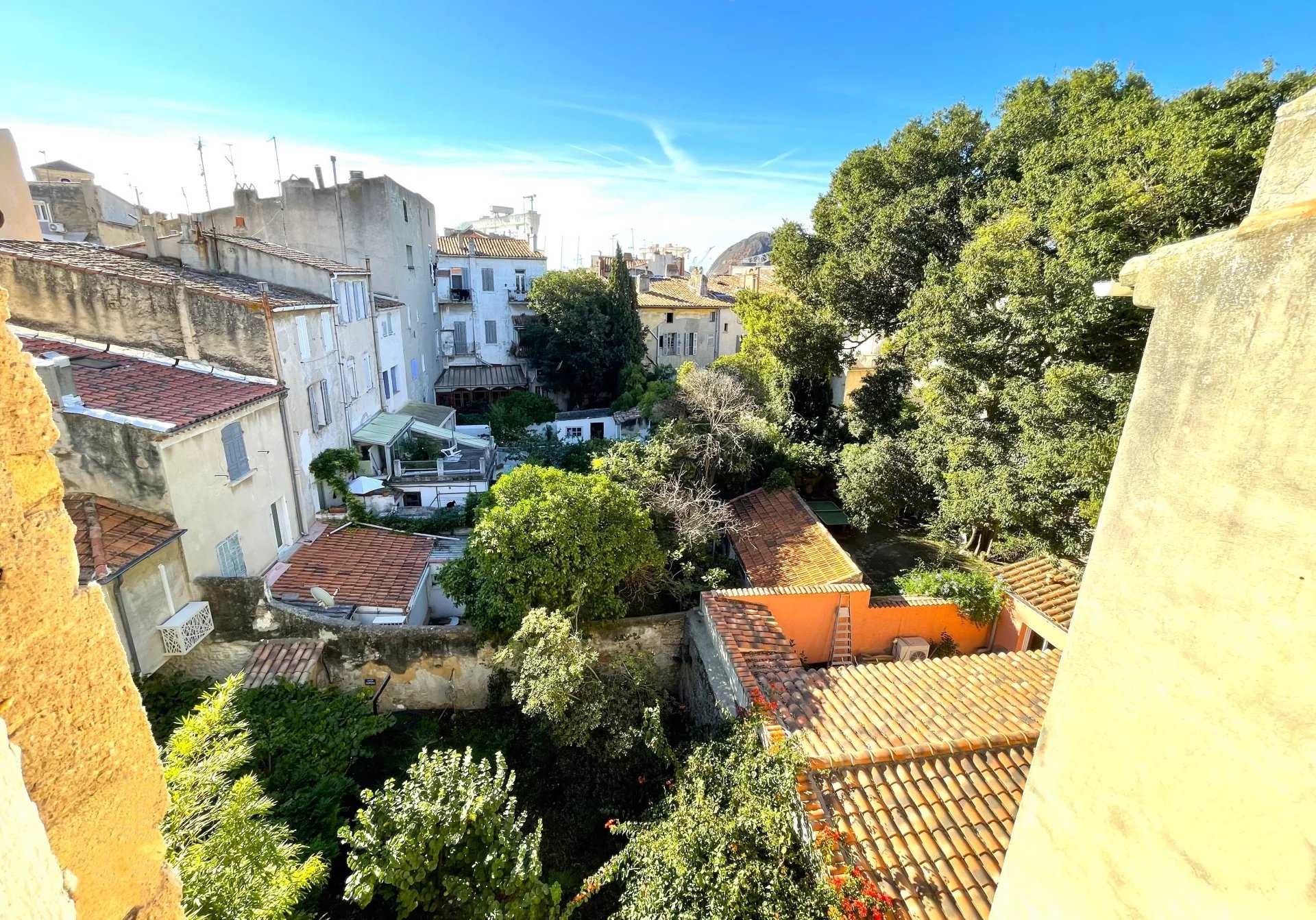 Condominium in La Ciotat, Provence-Alpes-Cote d'Azur 12091106