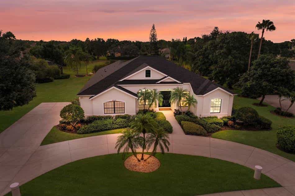 rumah dalam Ladang Lakewood, Florida 12091144