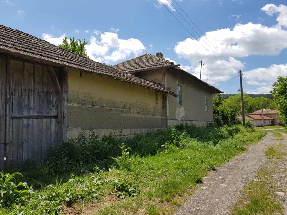Hus i Sadina, Targovishte Province 12091300