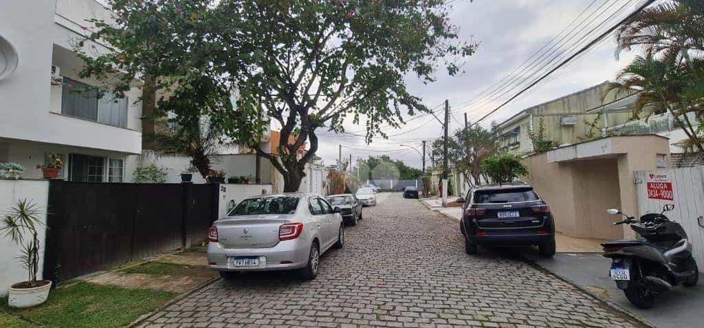 Dom w , Rio de Janeiro 12091696