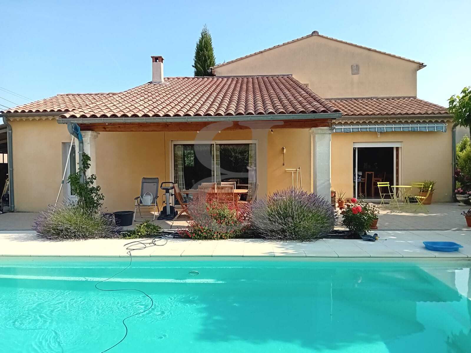 Huis in Valreas, Provence-Alpes-Côte d'Azur 12092443