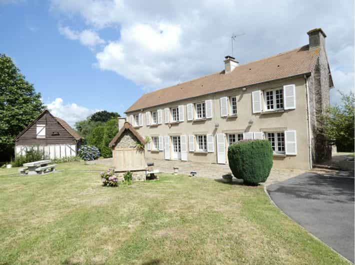 Haus im Isigny-le-Buat, Normandie 12092522
