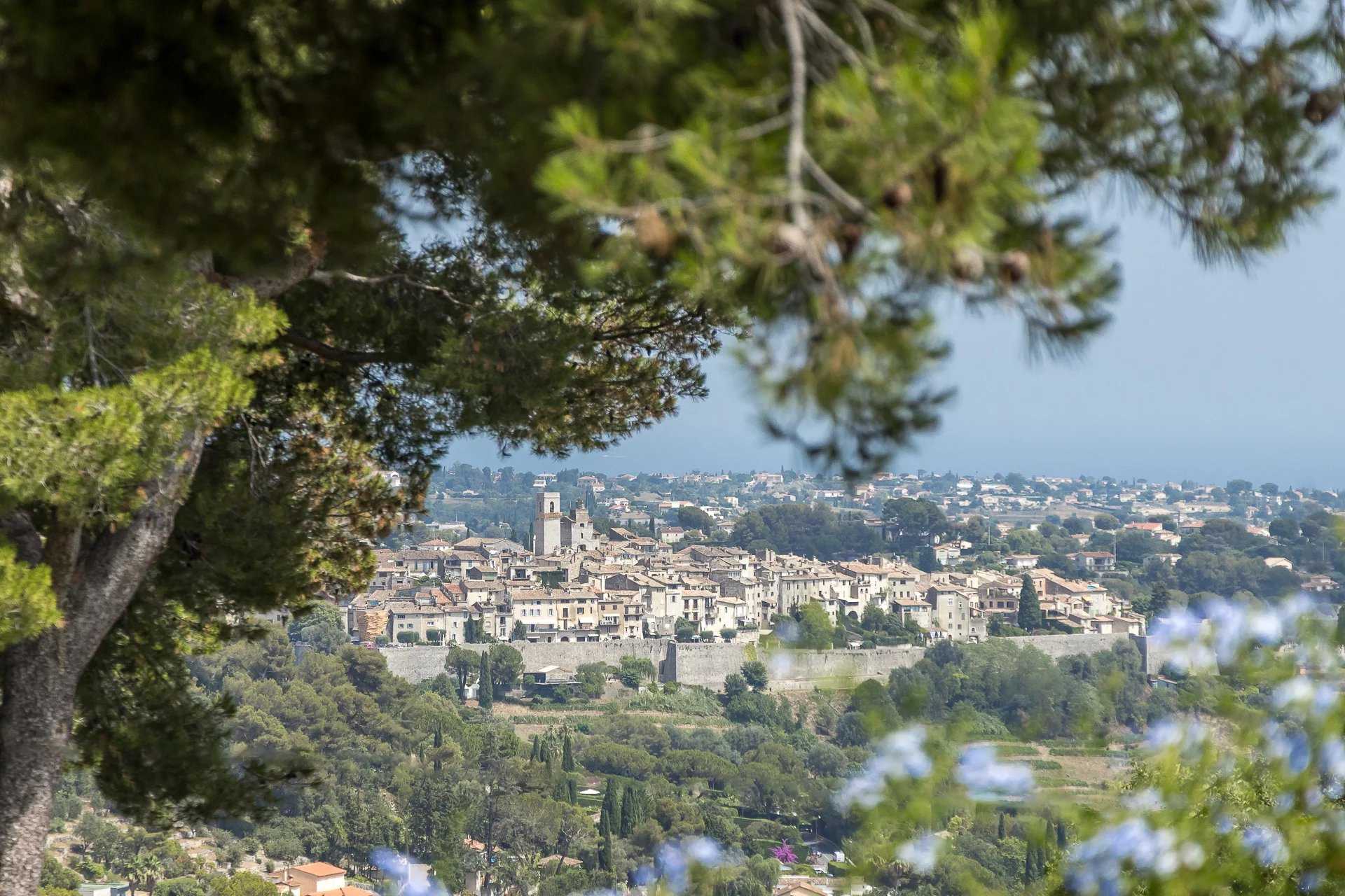 loger dans Saint Paul de Vence, Provence-Alpes-Côte d'Azur 12092544