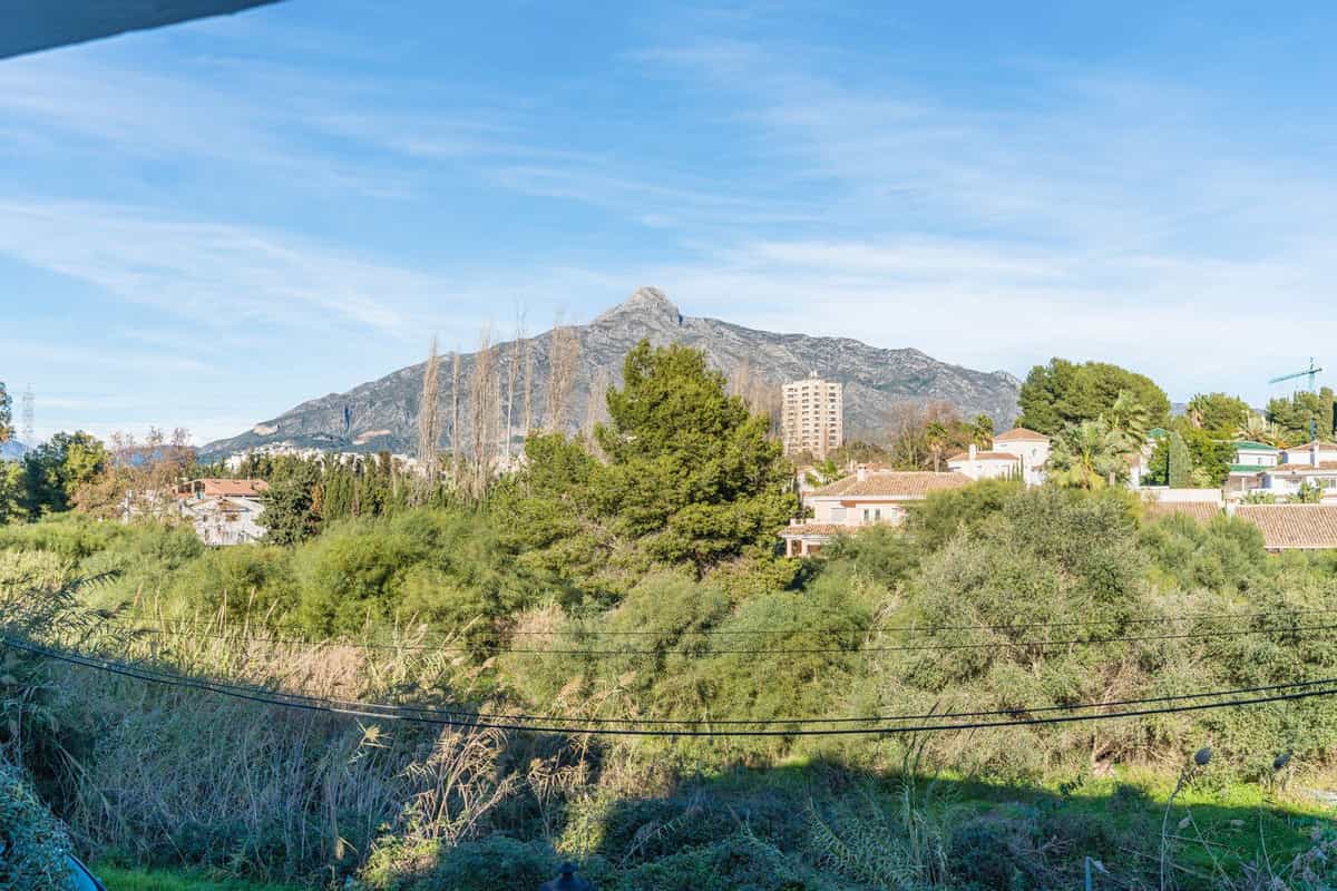 Eigentumswohnung im Marbella, Andalucía 12093450
