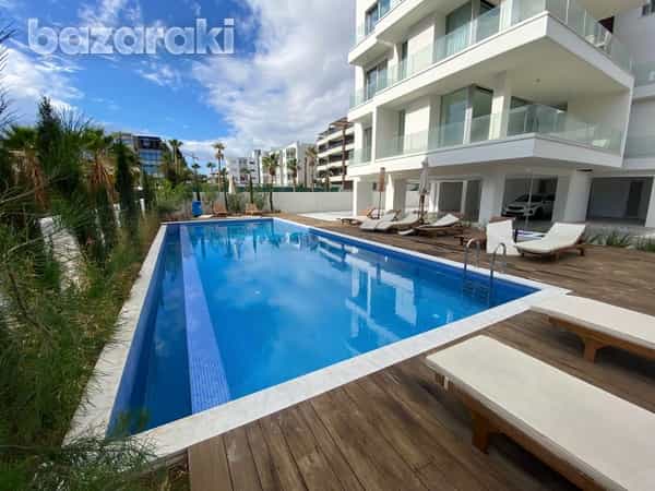 Condominium in Germasogeia, Limassol 12093924
