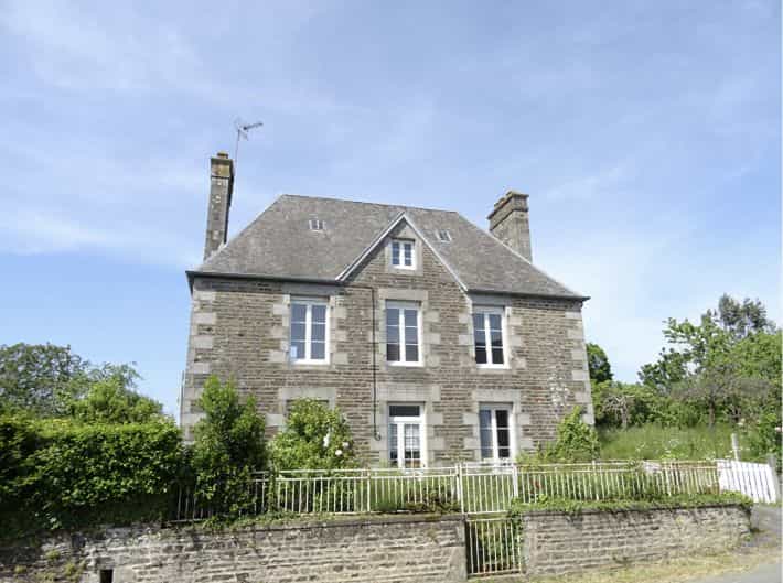 Dom w Juvigny-le-Tertre, Normandia 12094202