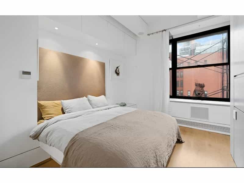 Condominium in New York, New York 12094507