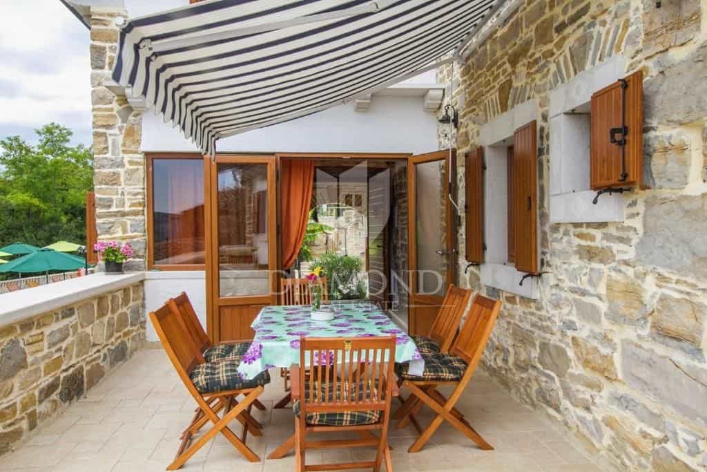 casa en Tupljak, Istria County 12094625