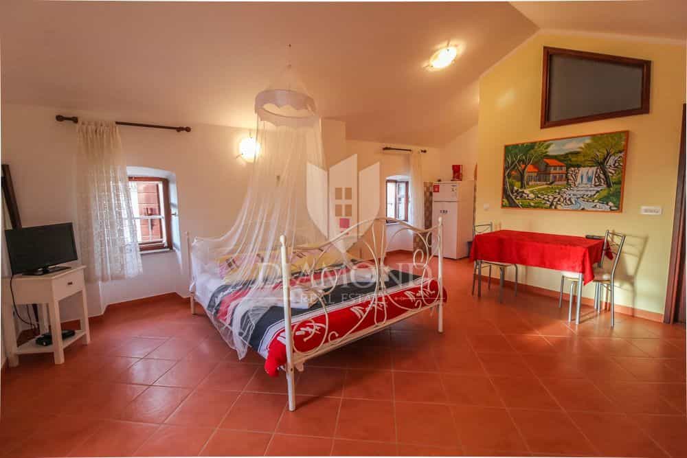 Haus im Bale, Istria County 12096461