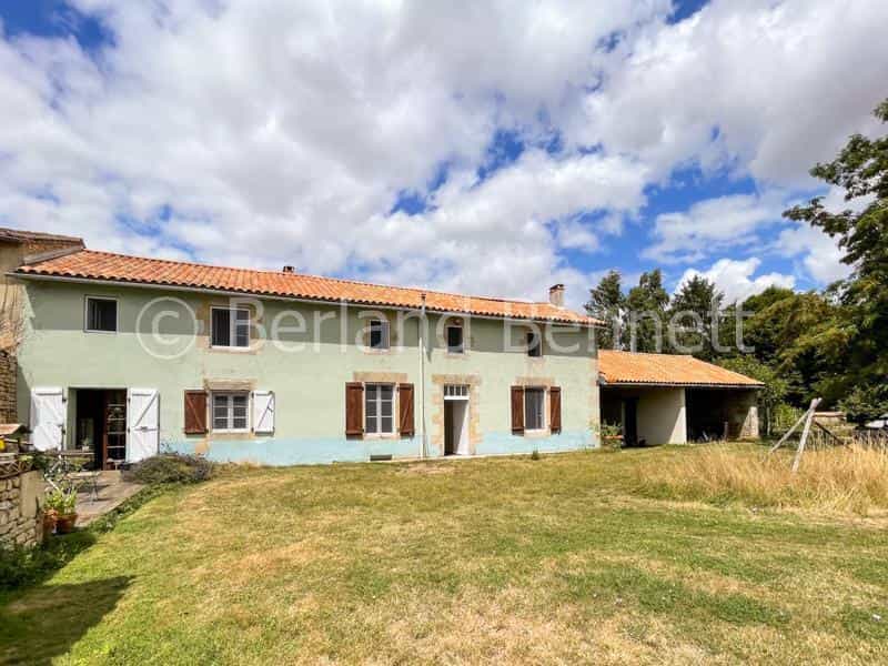 House in Ardilleux, Nouvelle-Aquitaine 12097410