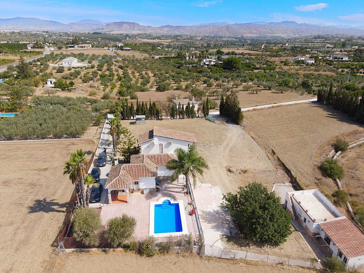 House in Alhaurin el Grande, Andalusia 12097477