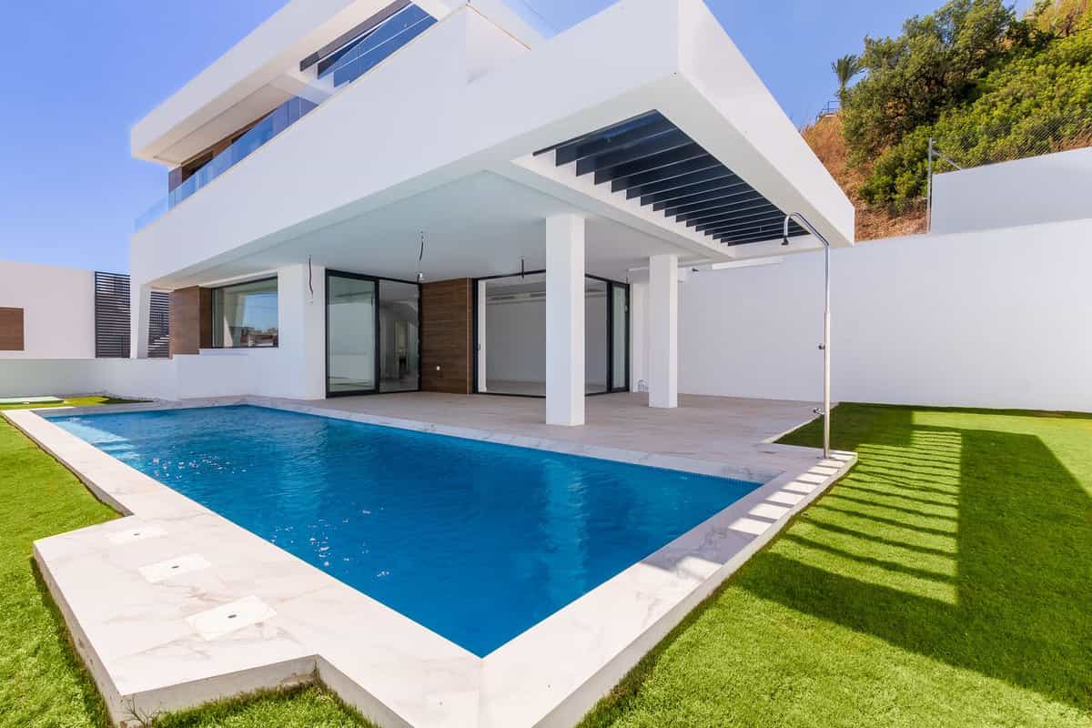 House in Marbella, Andalusia 12097607