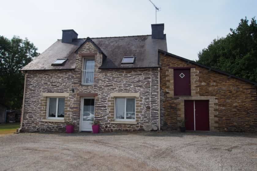 Rumah di Monteneuf, Bretagne 12098067