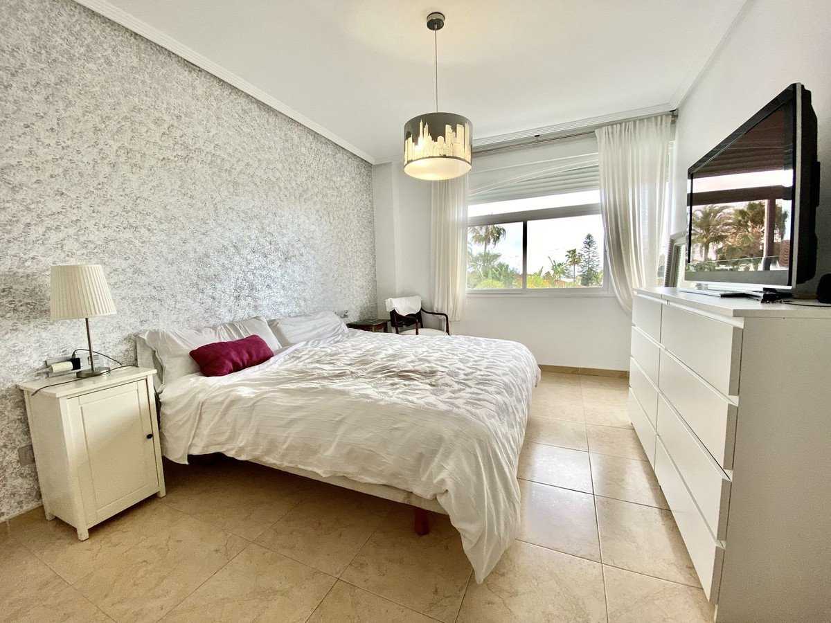 House in Estepona, Andalusia 12098638