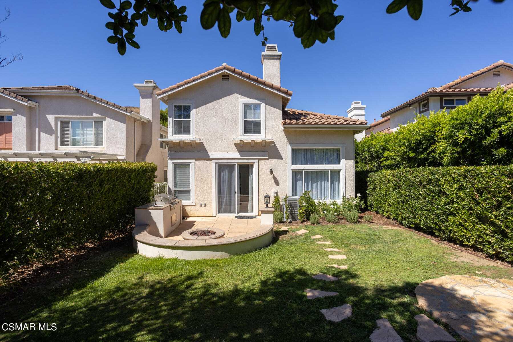 House in Thousand Oaks, California 12099670