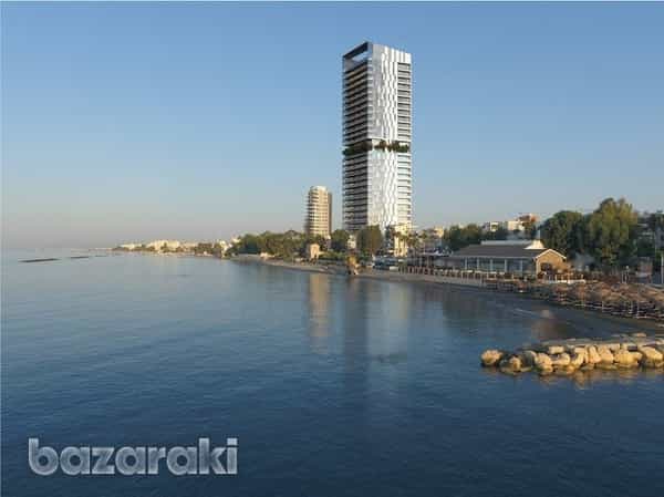 Condominium in Mouttagiaka, Limassol 12099735