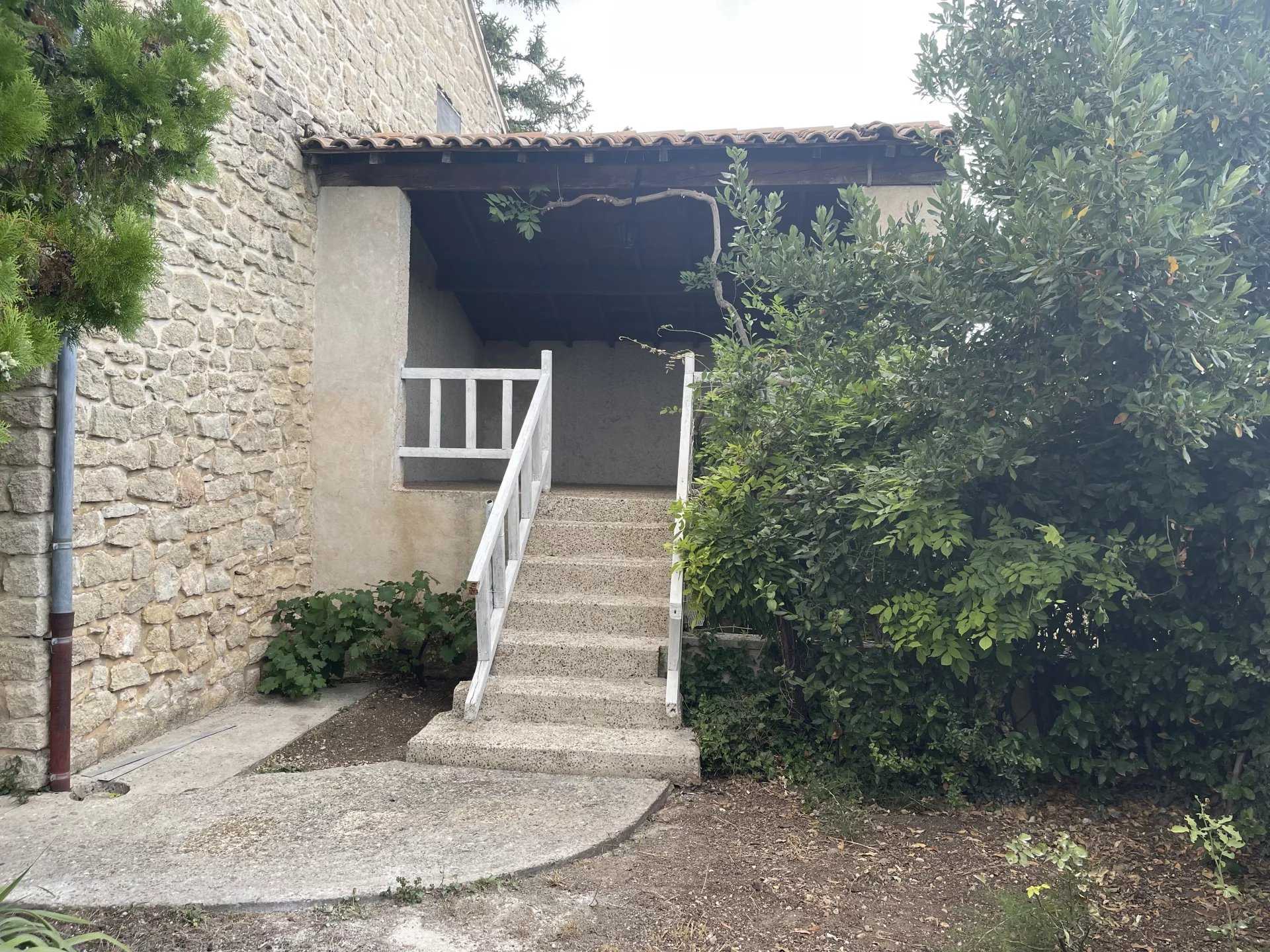 Residential in Carpentras, Vaucluse 12099830
