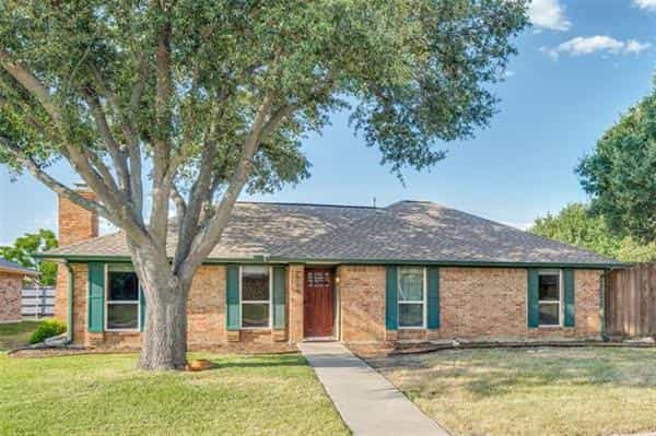 House in Carrollton, Texas 12099898
