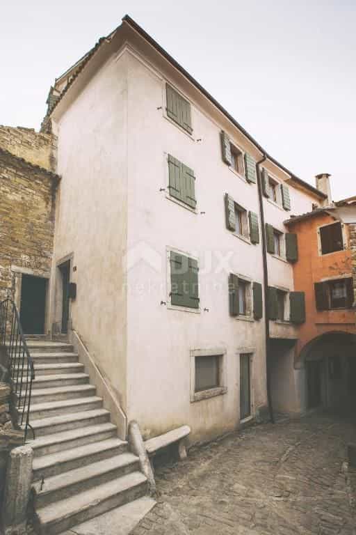 House in Oprtalj, Istarska Zupanija 12100348