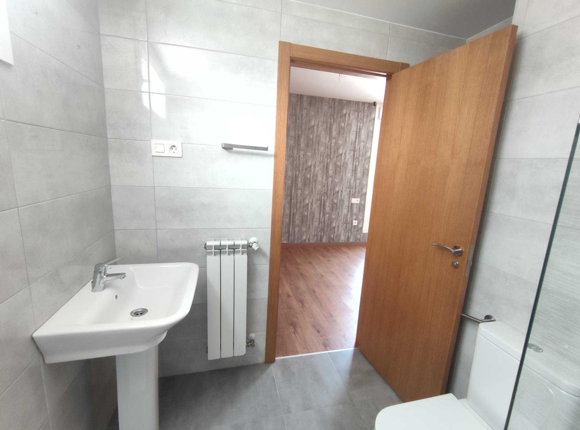 公寓 在 Oviedo, Principado de Asturias 12100358