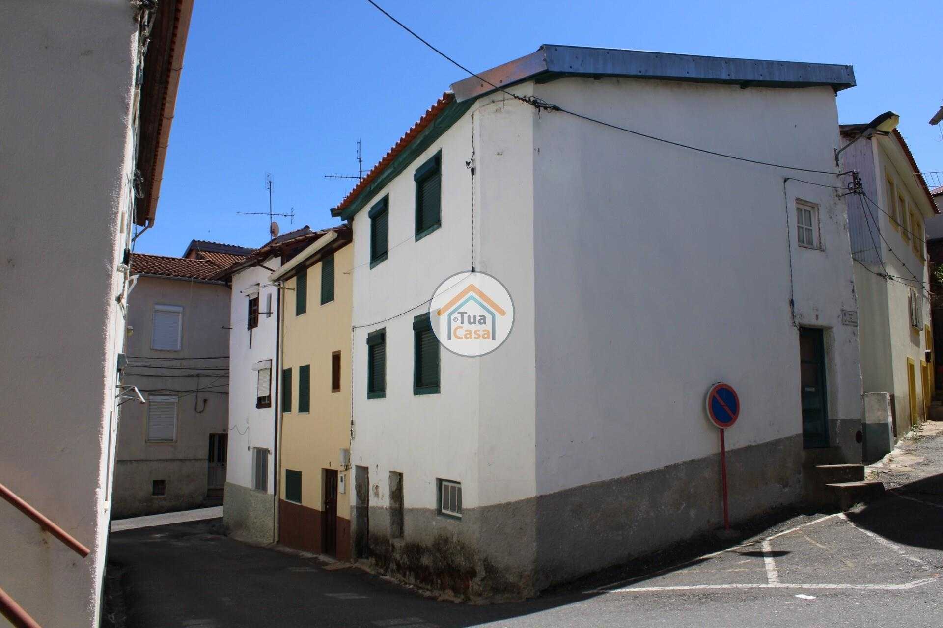 rumah dalam Tortosendo, Castelo Branco District 12100430