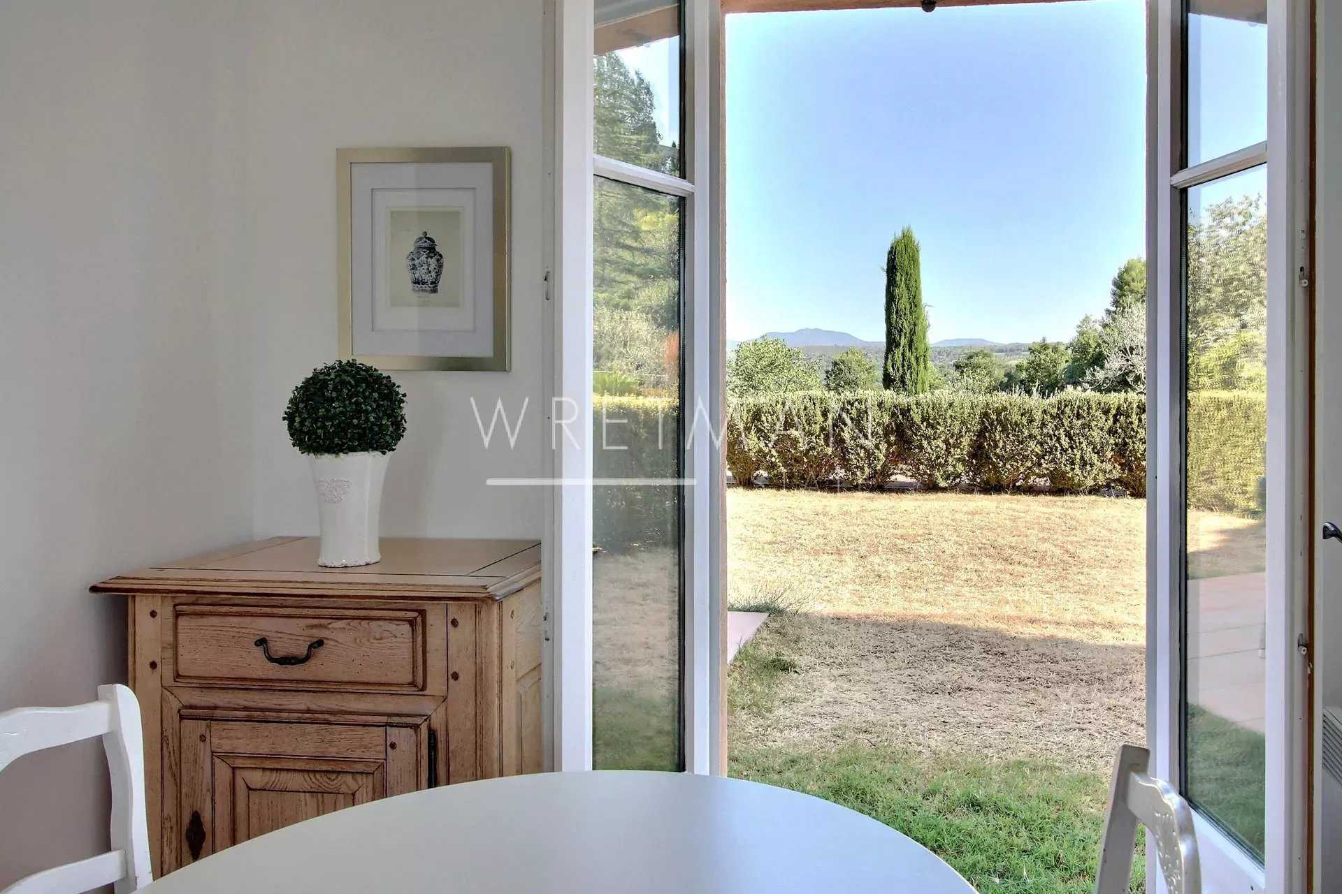 Condominium in Tourrettes, Provence-Alpes-Cote d'Azur 12101465