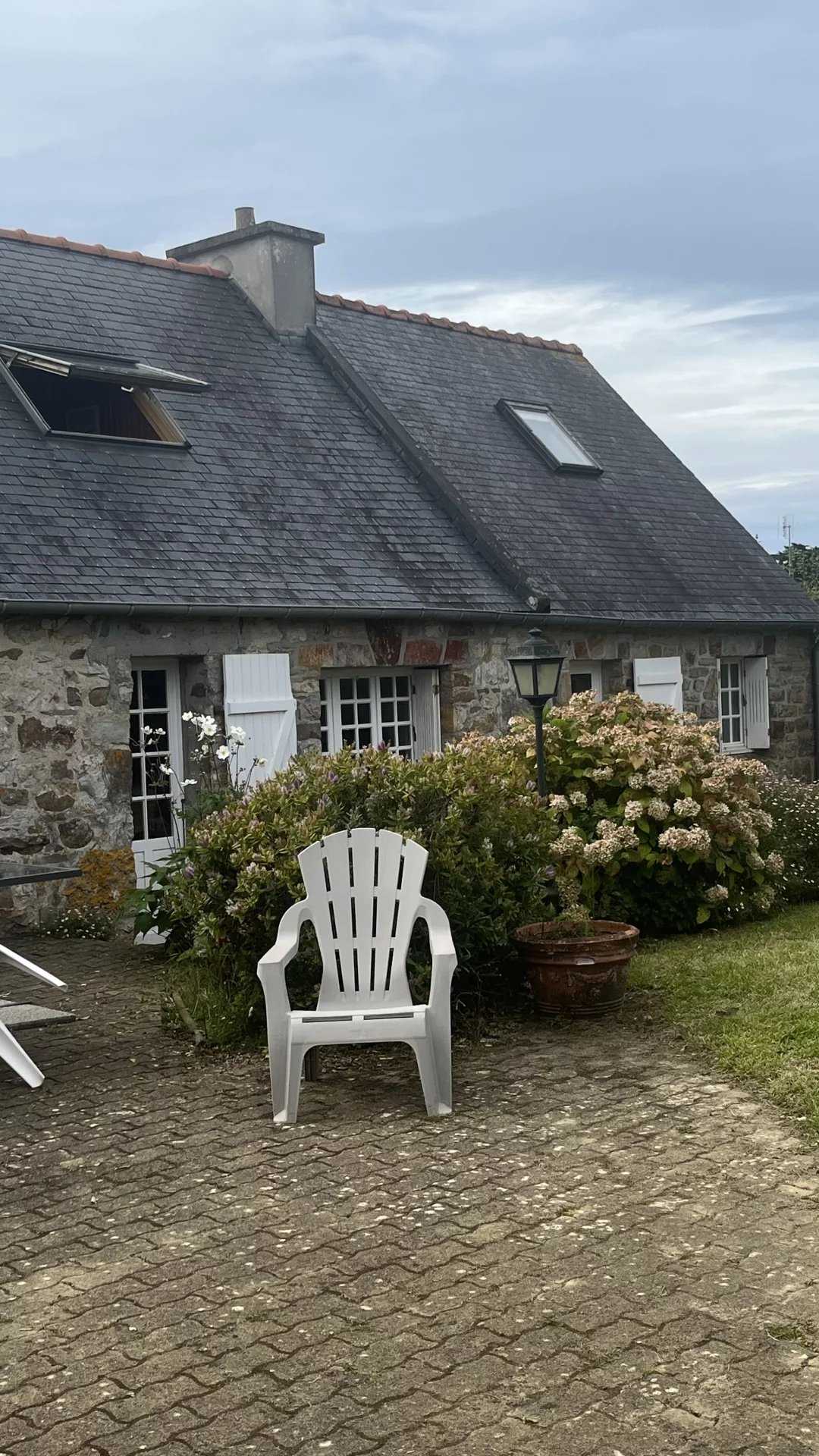Rumah di Crozon, Finistère 12101505