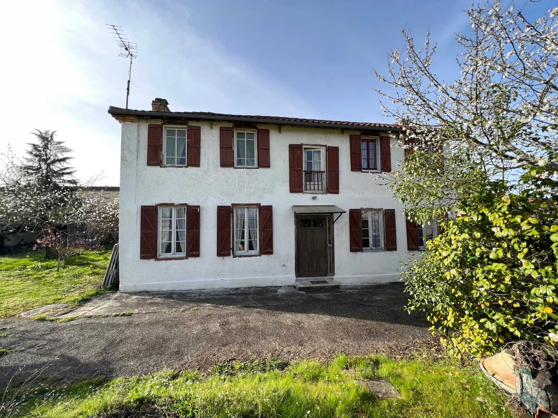 rumah dalam Nogaro, Occitanie 12101506