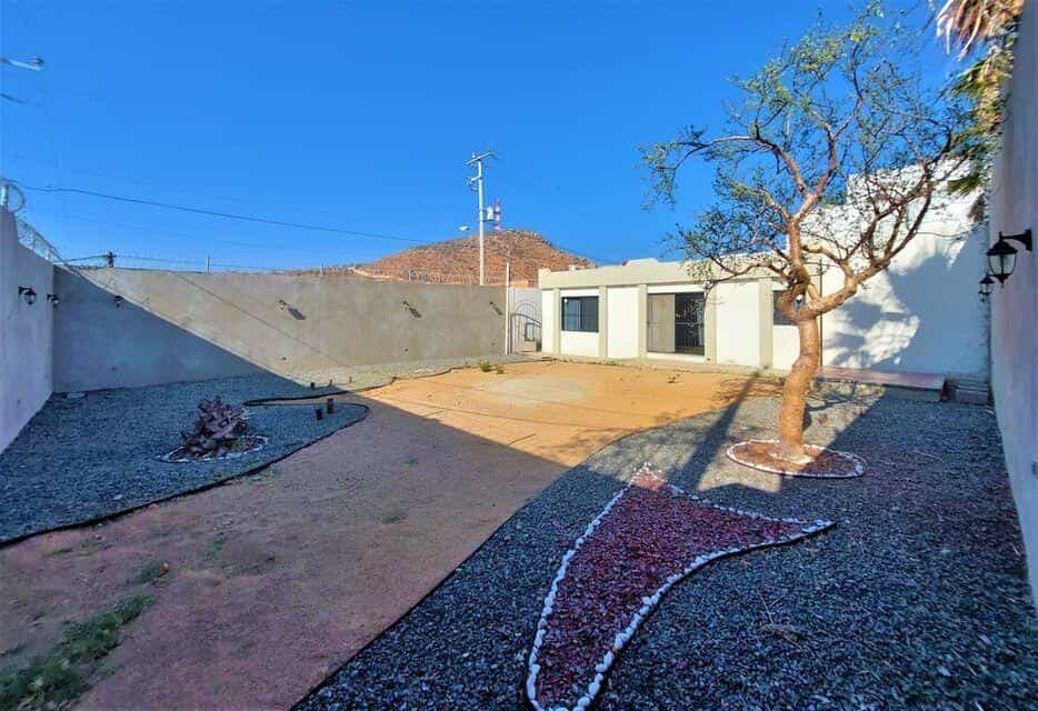 House in Cabo San Lucas, Baja California Sur 12101537