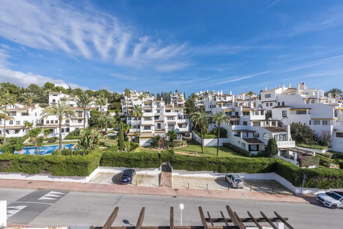 Condominium in Marbella, Andalusië 12101759