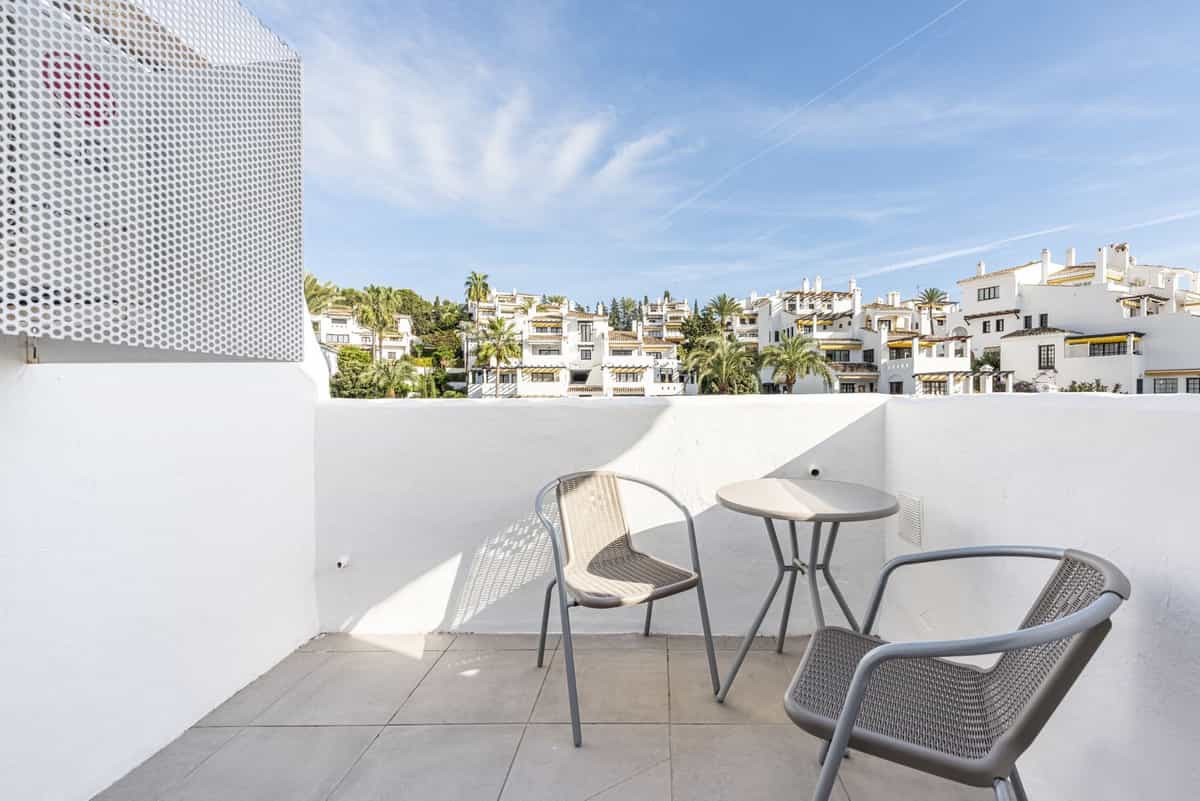 Condominium in Marbella, Andalusië 12101759