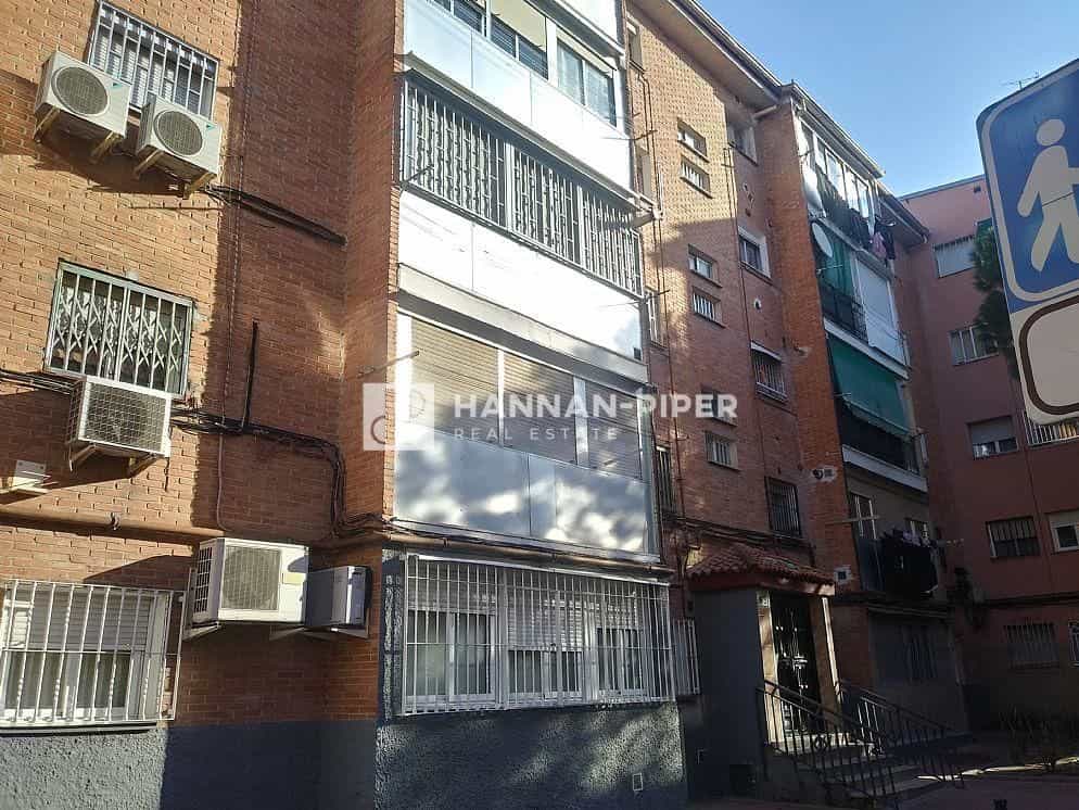 Condominium in Madrid, Comunidad de Madrid 12101788