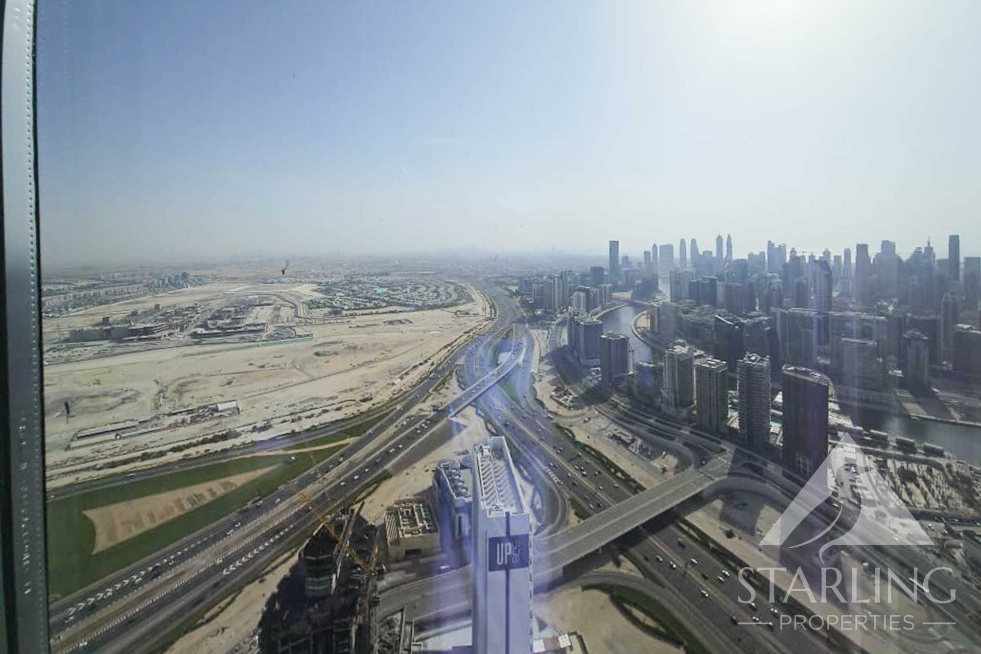 Condominium in Dubai, Dubai 12102242