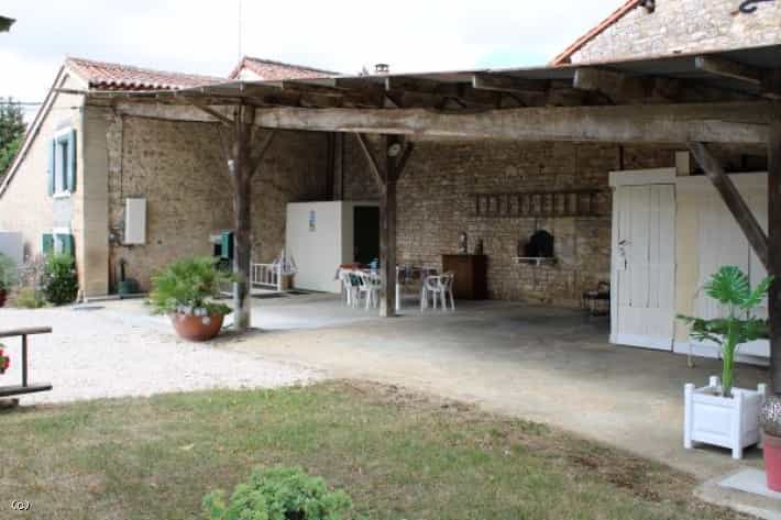 Hus i Verteuil-sur-Charente, Nouvelle-Aquitaine 12102822