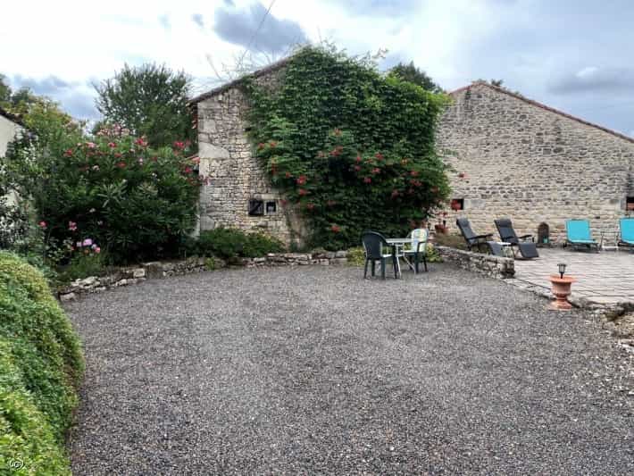Dom w Mansle, Nouvelle-Aquitaine 12102830
