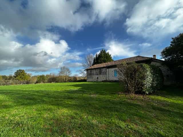 بيت في Lauzun, Nouvelle-Aquitaine 12102863