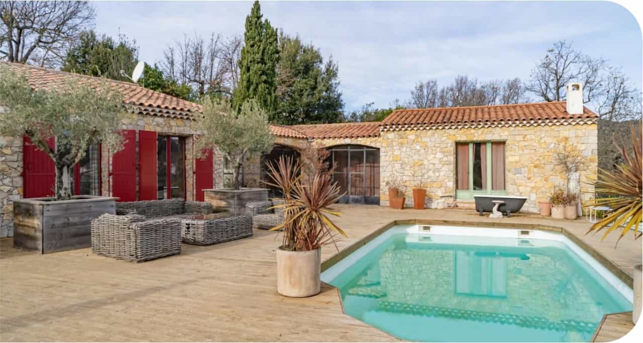 房子 在 Levens, Provence-Alpes-Cote d'Azur 12104318