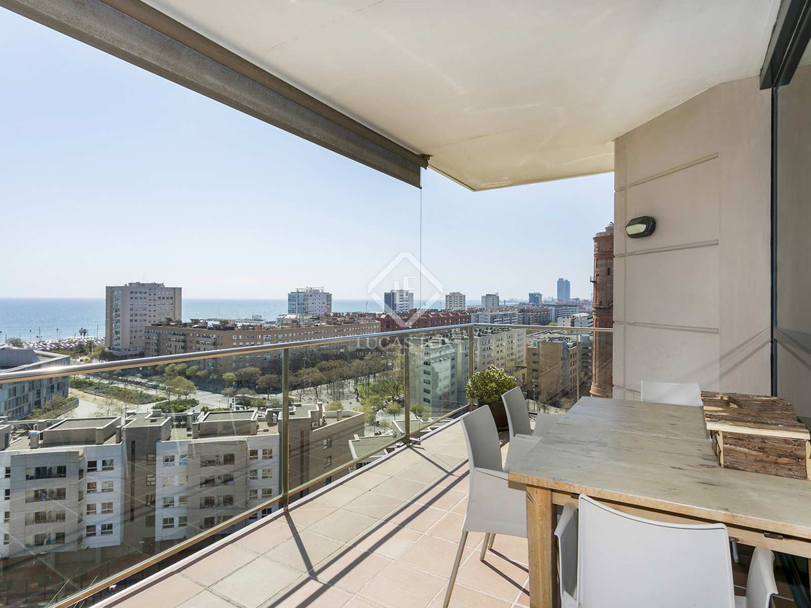 Condominium dans Barcelone, Catalogne 12105350